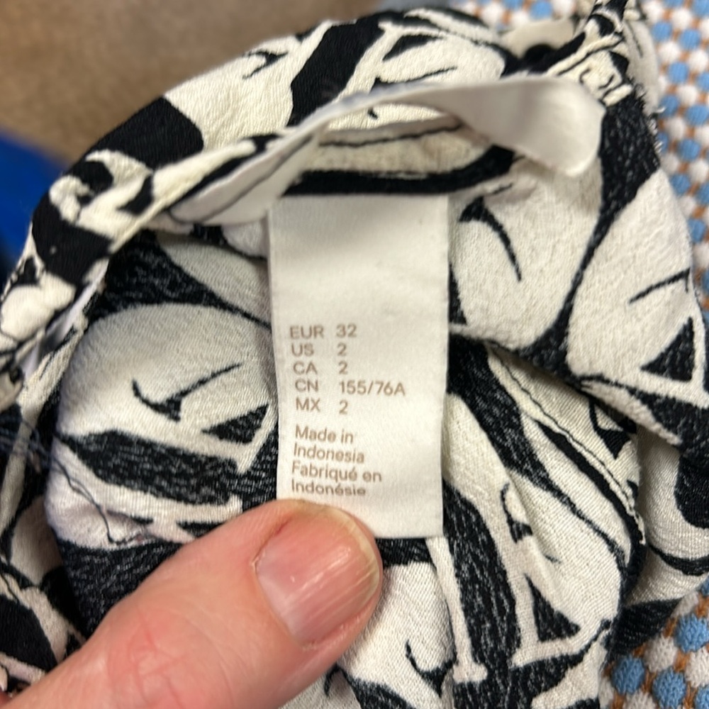H&M top, EUC - Picture 3 of 5